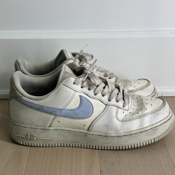 Special Edition Nike Air Force 1 with light blue swoosh - Picture 1 of 6